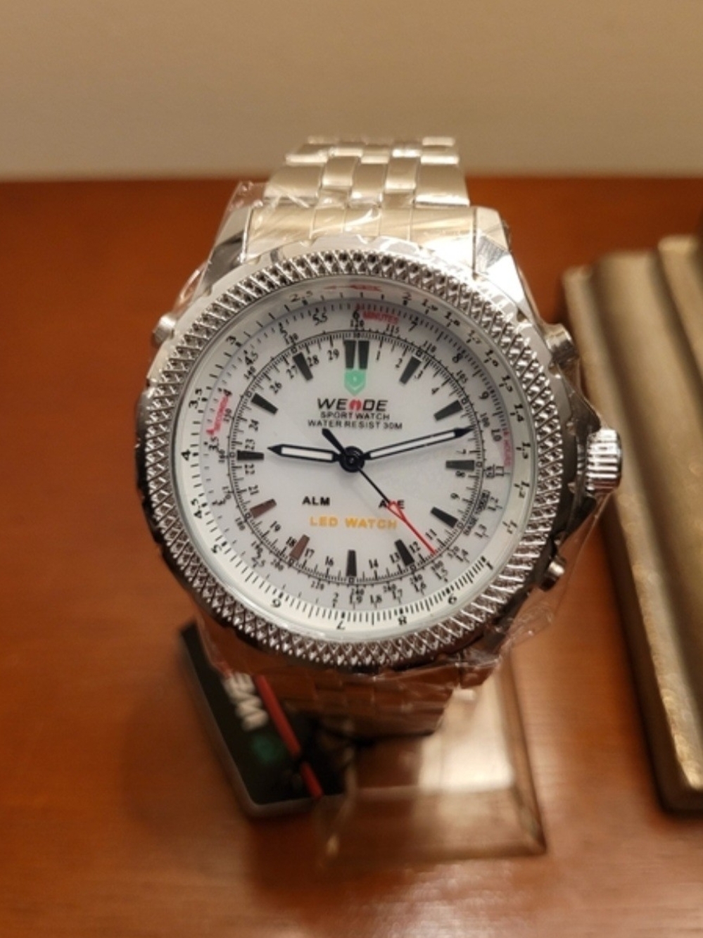 Brand New White Weide Sport LED Men’s Fashion Watch with box